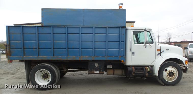 image for item DA0626 1999 International 4700 dump truck