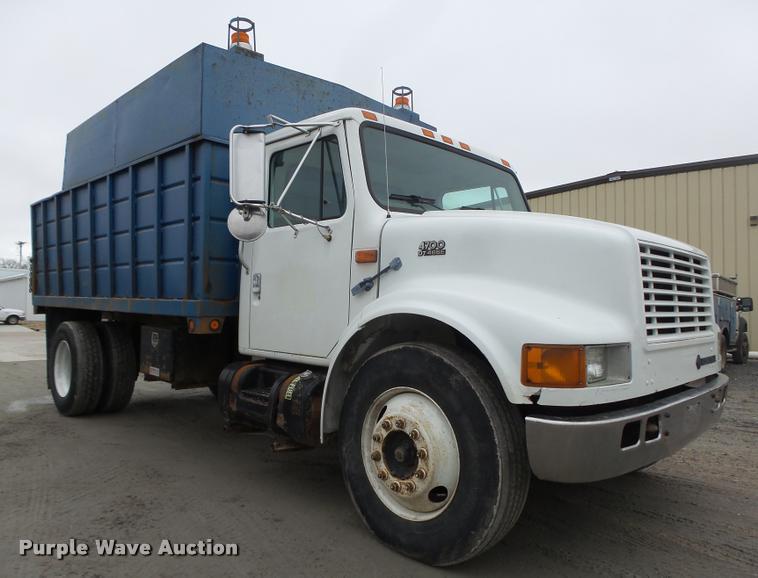 image for item DA0626 1999 International 4700 dump truck