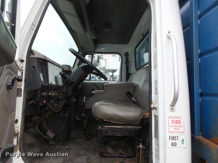 image for item DA0626 1999 International 4700 dump truck