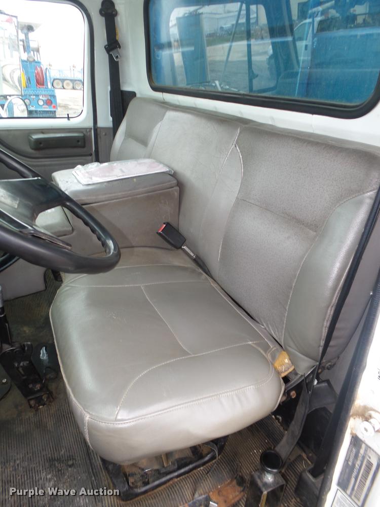 image for item DA0626 1999 International 4700 dump truck