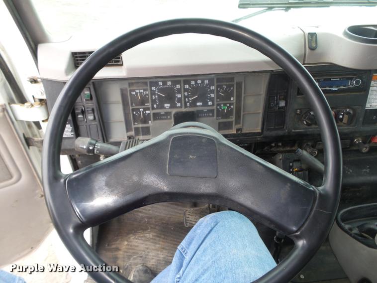 image for item DA0626 1999 International 4700 dump truck