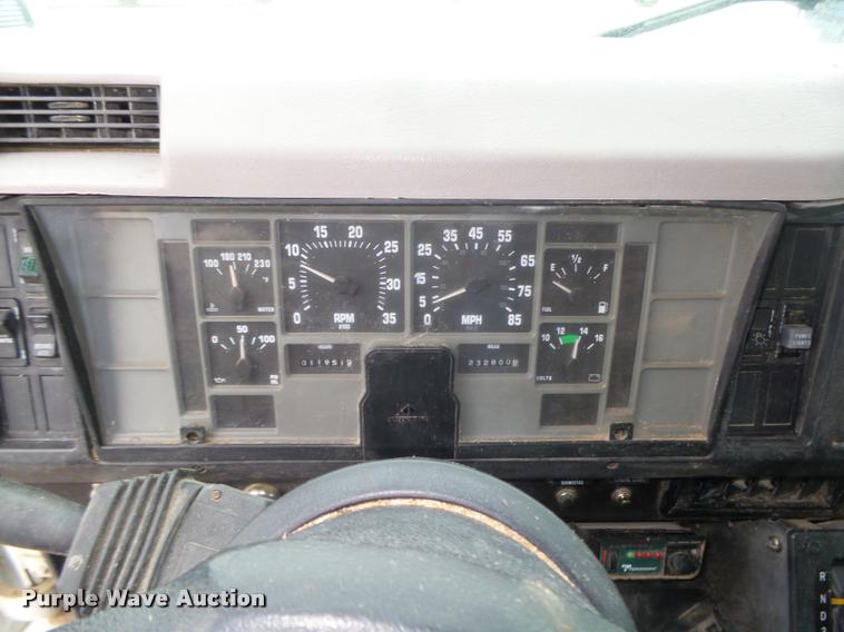 image for item DA0626 1999 International 4700 dump truck