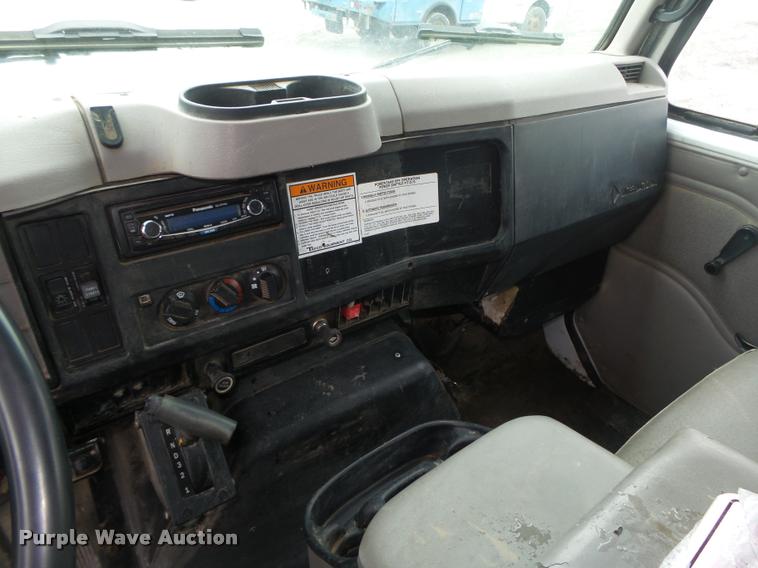 image for item DA0626 1999 International 4700 dump truck