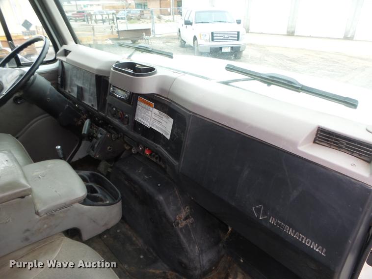 image for item DA0626 1999 International 4700 dump truck