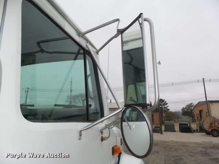 image for item DA0626 1999 International 4700 dump truck