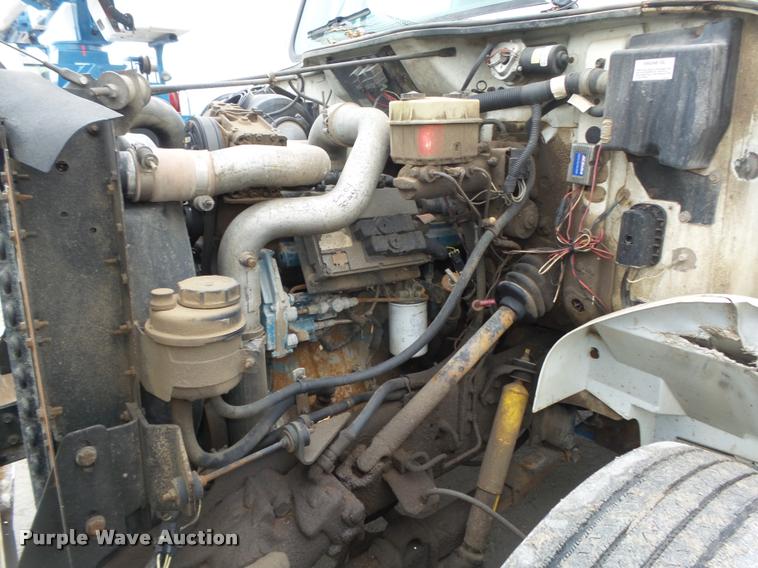 image for item DA0626 1999 International 4700 dump truck