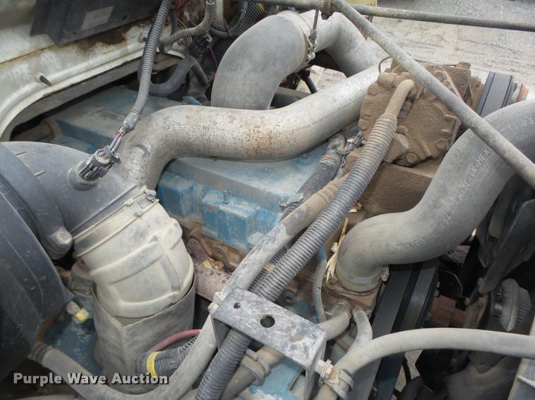 image for item DA0626 1999 International 4700 dump truck