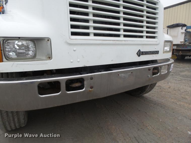 image for item DA0626 1999 International 4700 dump truck