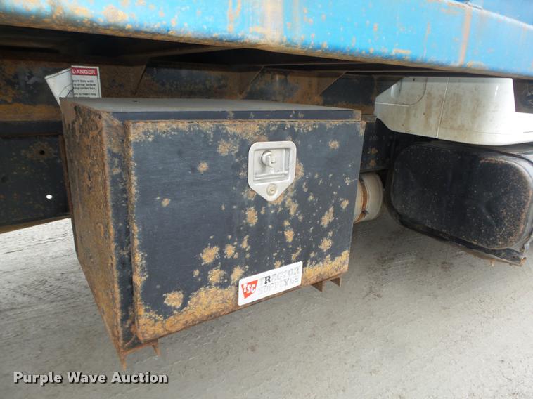 image for item DA0626 1999 International 4700 dump truck
