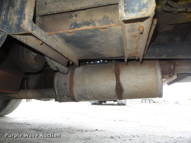 image for item DA0626 1999 International 4700 dump truck