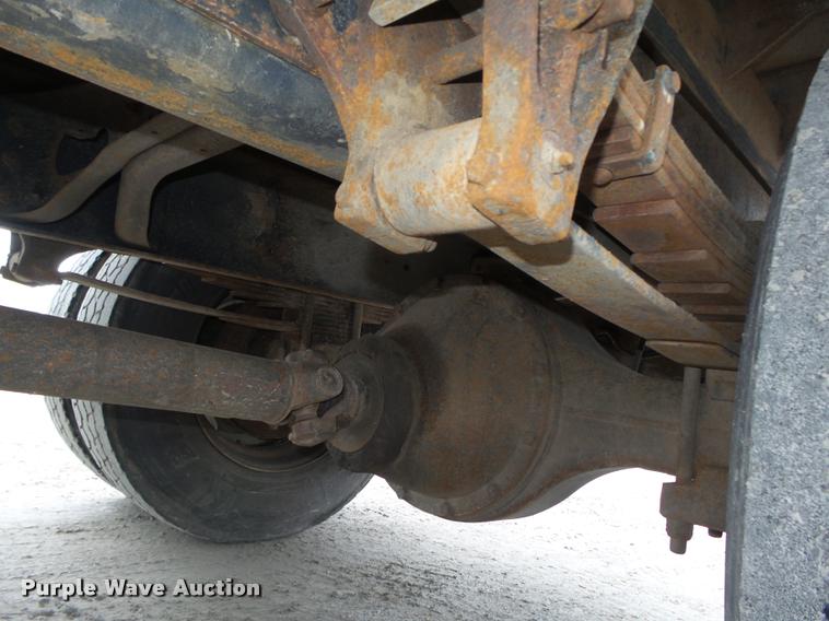 image for item DA0626 1999 International 4700 dump truck