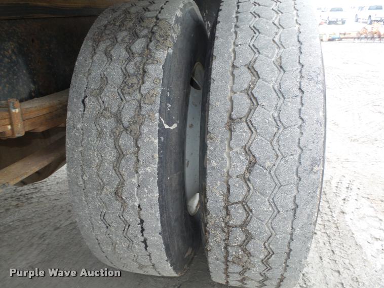 image for item DA0626 1999 International 4700 dump truck