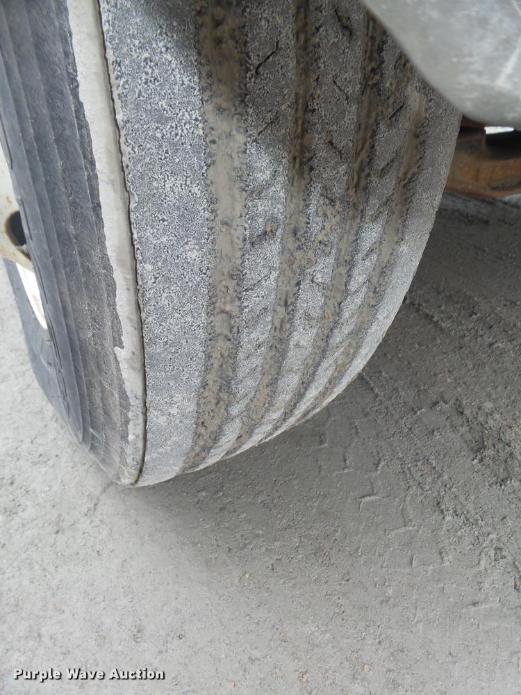 image for item DA0626 1999 International 4700 dump truck