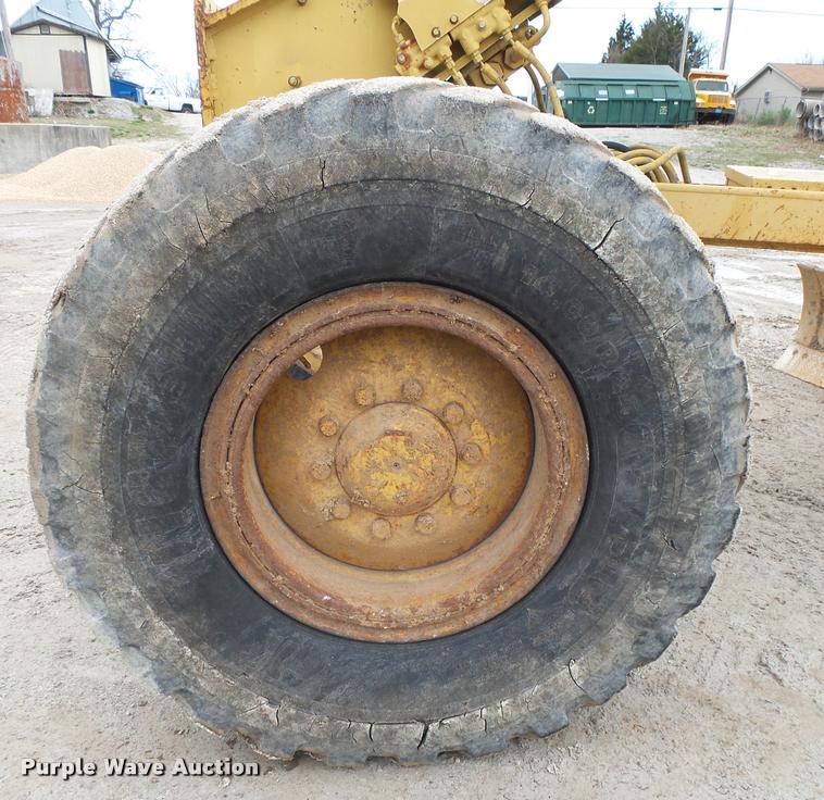 image for item DA2637 1995 Caterpillar 140G motor grader