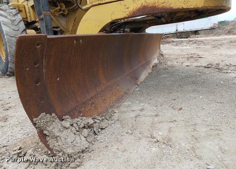 image for item DA2638 1993 Caterpillar 140G motor grader