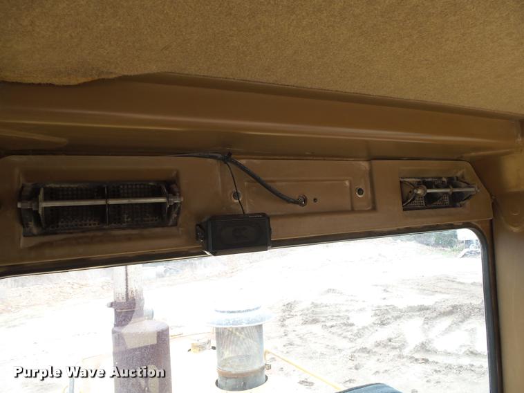 image for item DA2638 1993 Caterpillar 140G motor grader