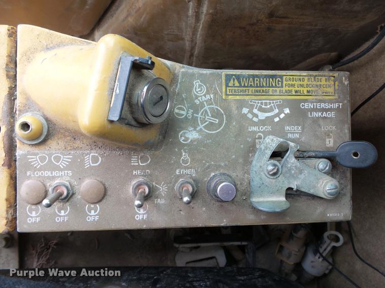 image for item DA2638 1993 Caterpillar 140G motor grader