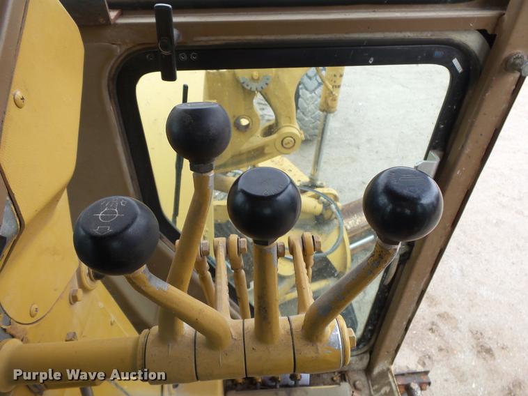 image for item DA2638 1993 Caterpillar 140G motor grader