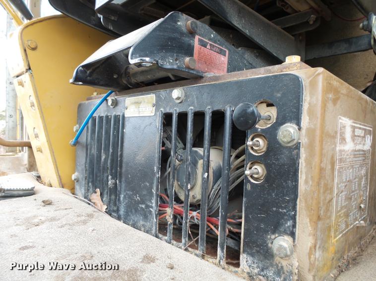 image for item DA2638 1993 Caterpillar 140G motor grader