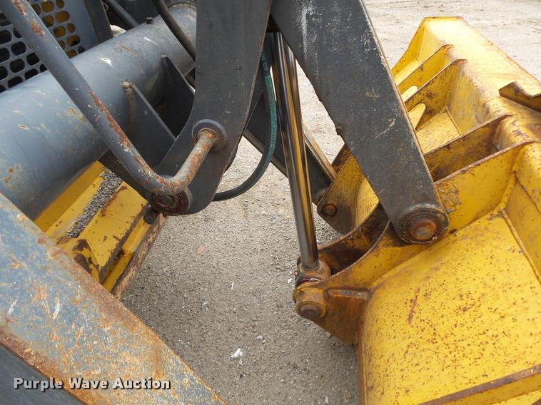 image for item DA2640 2008 John Deere 410J backhoe