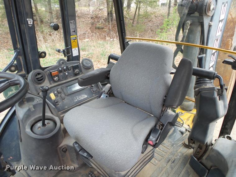 image for item DA2640 2008 John Deere 410J backhoe