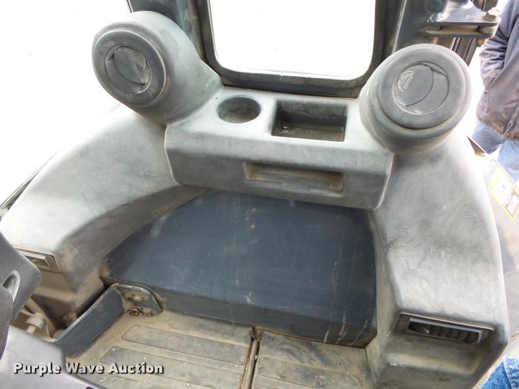 image for item DA2640 2008 John Deere 410J backhoe