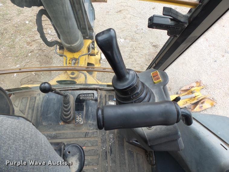 image for item DA2640 2008 John Deere 410J backhoe