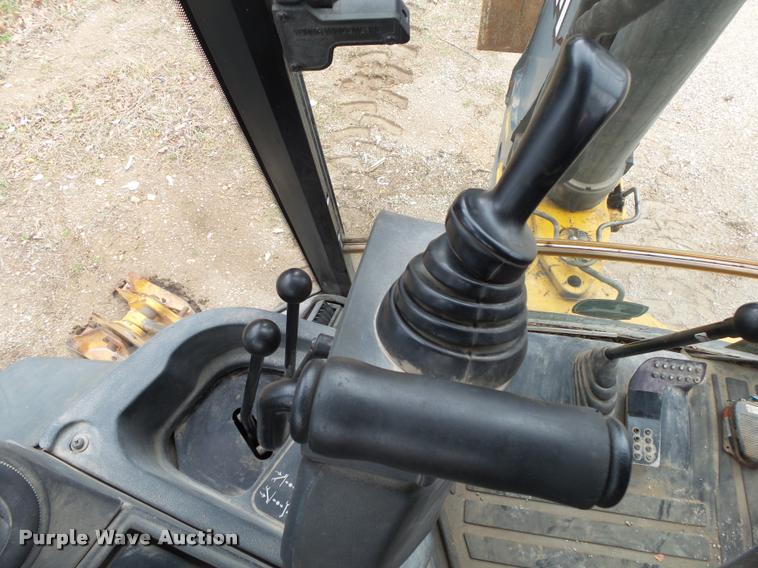 image for item DA2640 2008 John Deere 410J backhoe