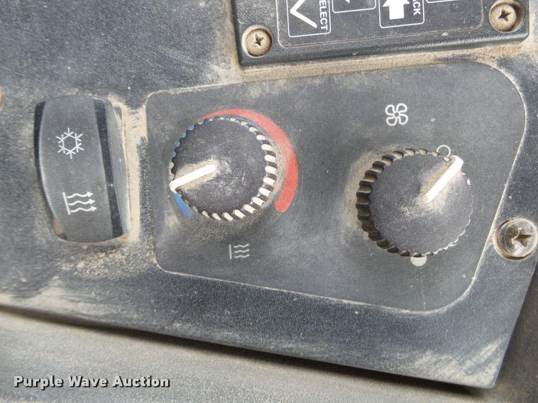 image for item DA2640 2008 John Deere 410J backhoe