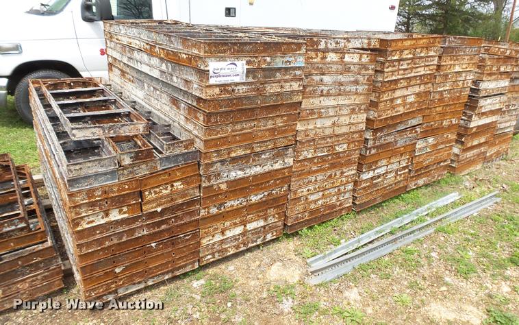 image for item DA2652 Approximately 110 concrete forms