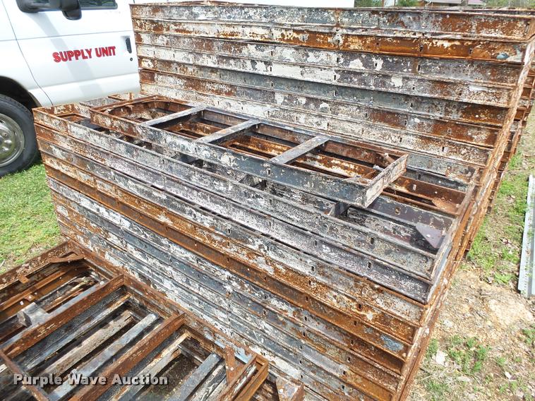 image for item DA2652 Approximately 110 concrete forms
