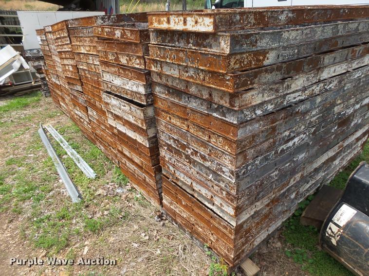 image for item DA2652 Approximately 110 concrete forms