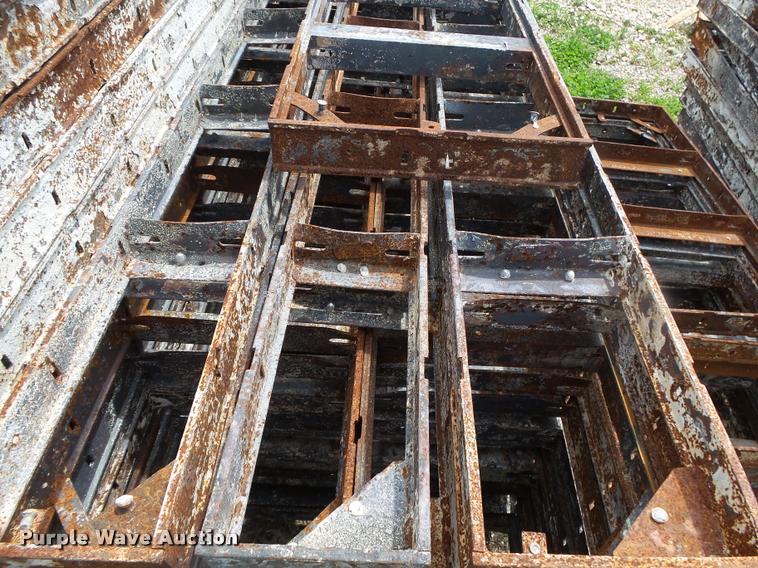 image for item DA2652 Approximately 110 concrete forms