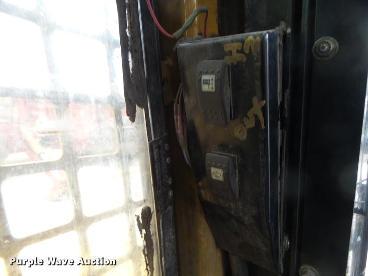 image for item DA3392 2010 Rayco C100LFM skid steer