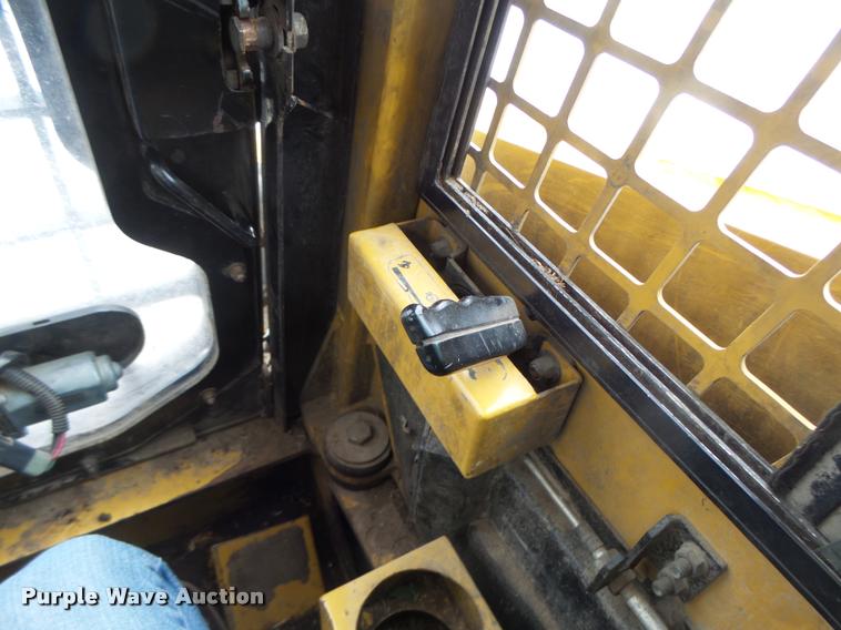 image for item DA3392 2010 Rayco C100LFM skid steer