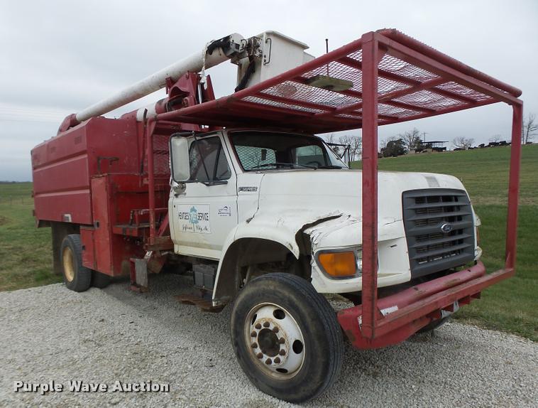 image for item DA3395 1998 Ford F800 bucket truck