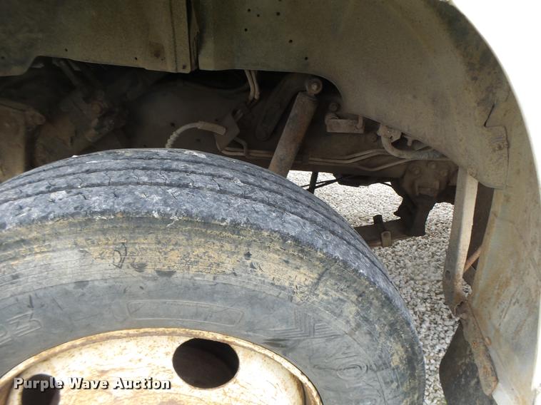 image for item DA3395 1998 Ford F800 bucket truck