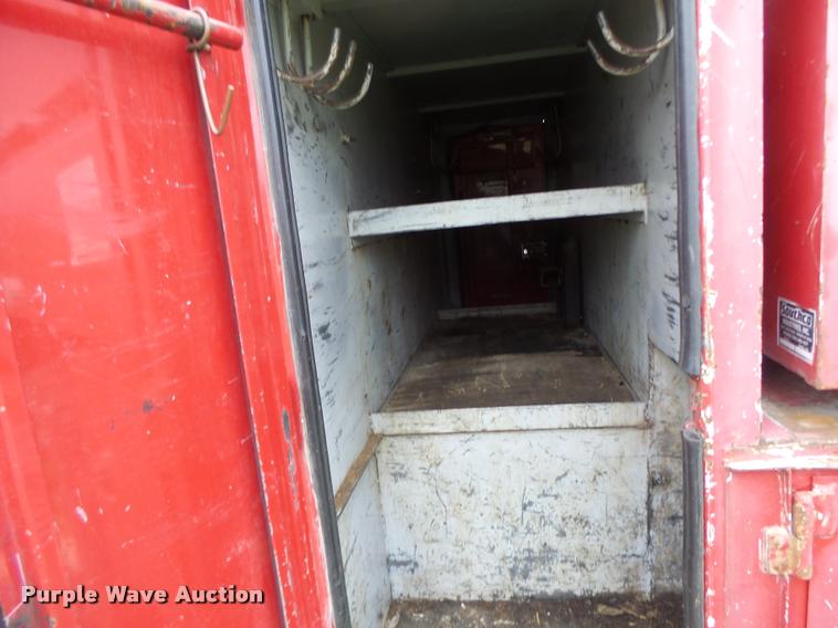 image for item DA3395 1998 Ford F800 bucket truck