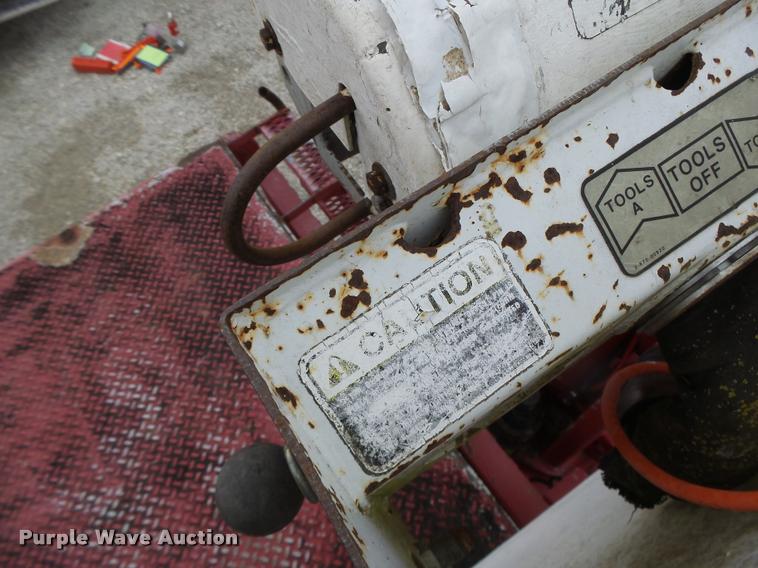 image for item DA3395 1998 Ford F800 bucket truck