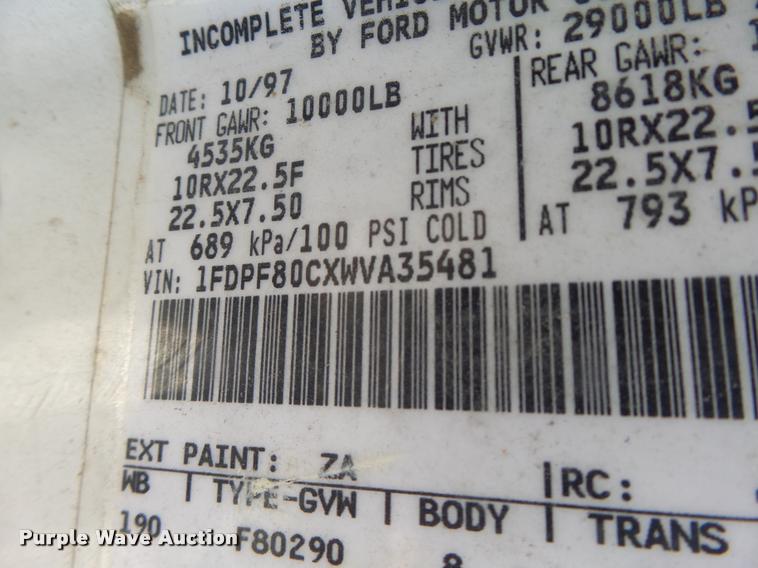 image for item DA3395 1998 Ford F800 bucket truck