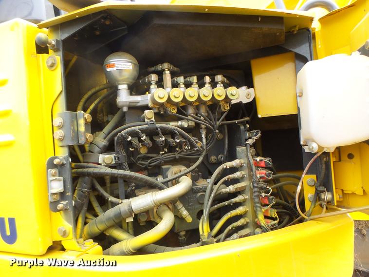 image for item DA3408 2009 Komatsu PC228USLC-3 excavator