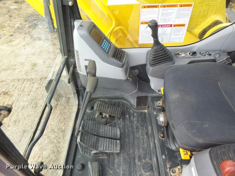 image for item DA3408 2009 Komatsu PC228USLC-3 excavator
