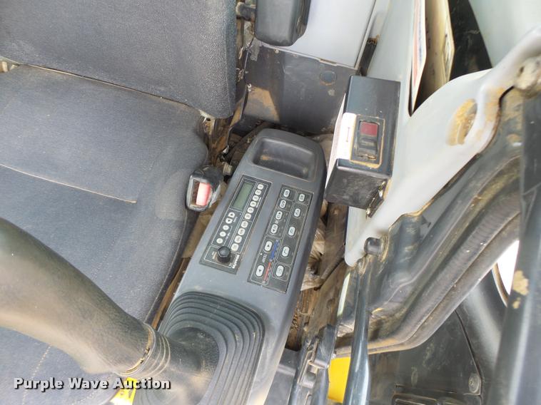 image for item DA3408 2009 Komatsu PC228USLC-3 excavator