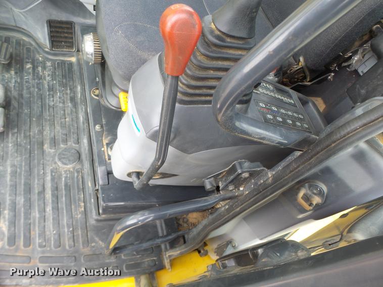 image for item DA3408 2009 Komatsu PC228USLC-3 excavator