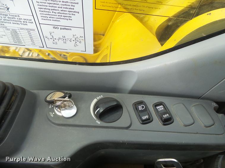 image for item DA3408 2009 Komatsu PC228USLC-3 excavator