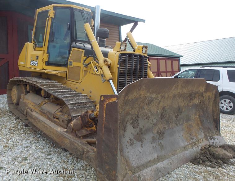 image for item DA3409 2004 John Deere 850C Series II dozer