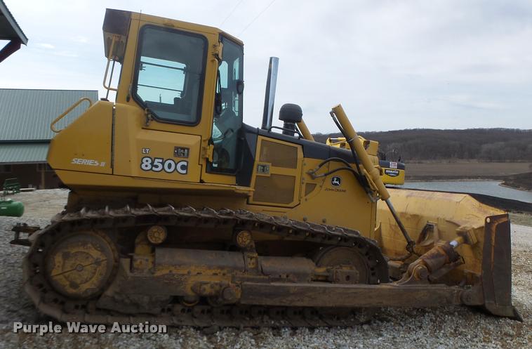 image for item DA3409 2004 John Deere 850C Series II dozer