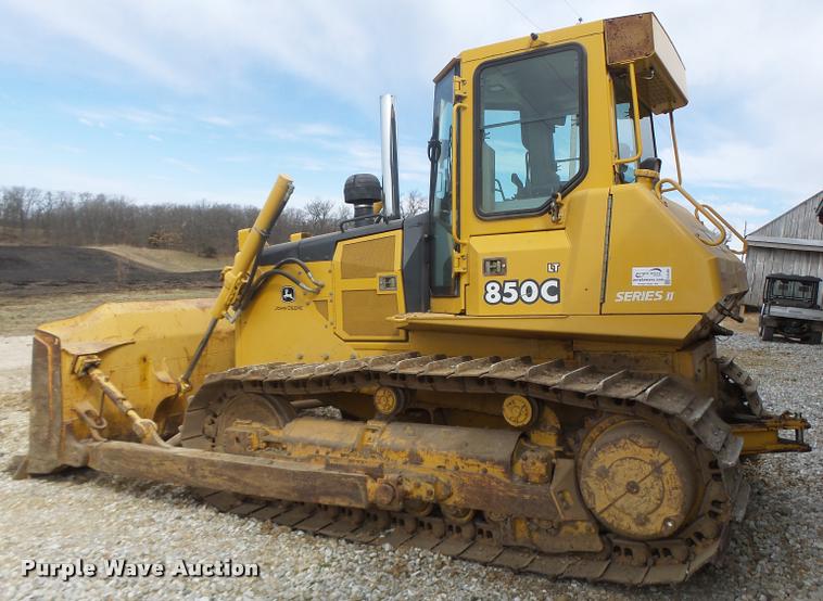 image for item DA3409 2004 John Deere 850C Series II dozer