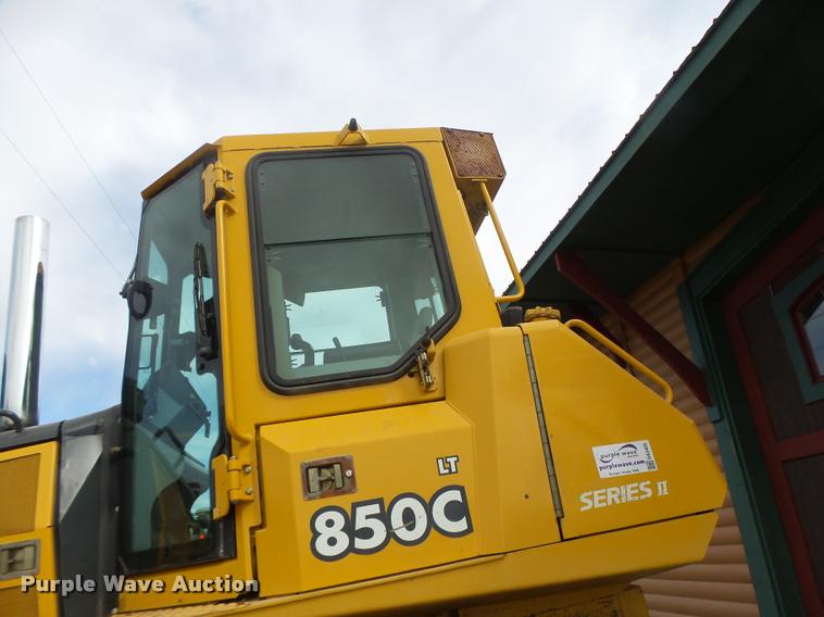 image for item DA3409 2004 John Deere 850C Series II dozer