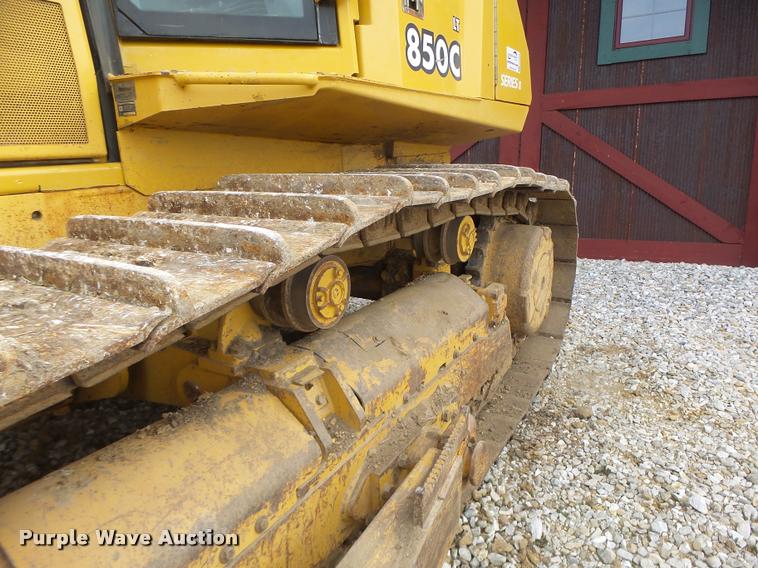 image for item DA3409 2004 John Deere 850C Series II dozer